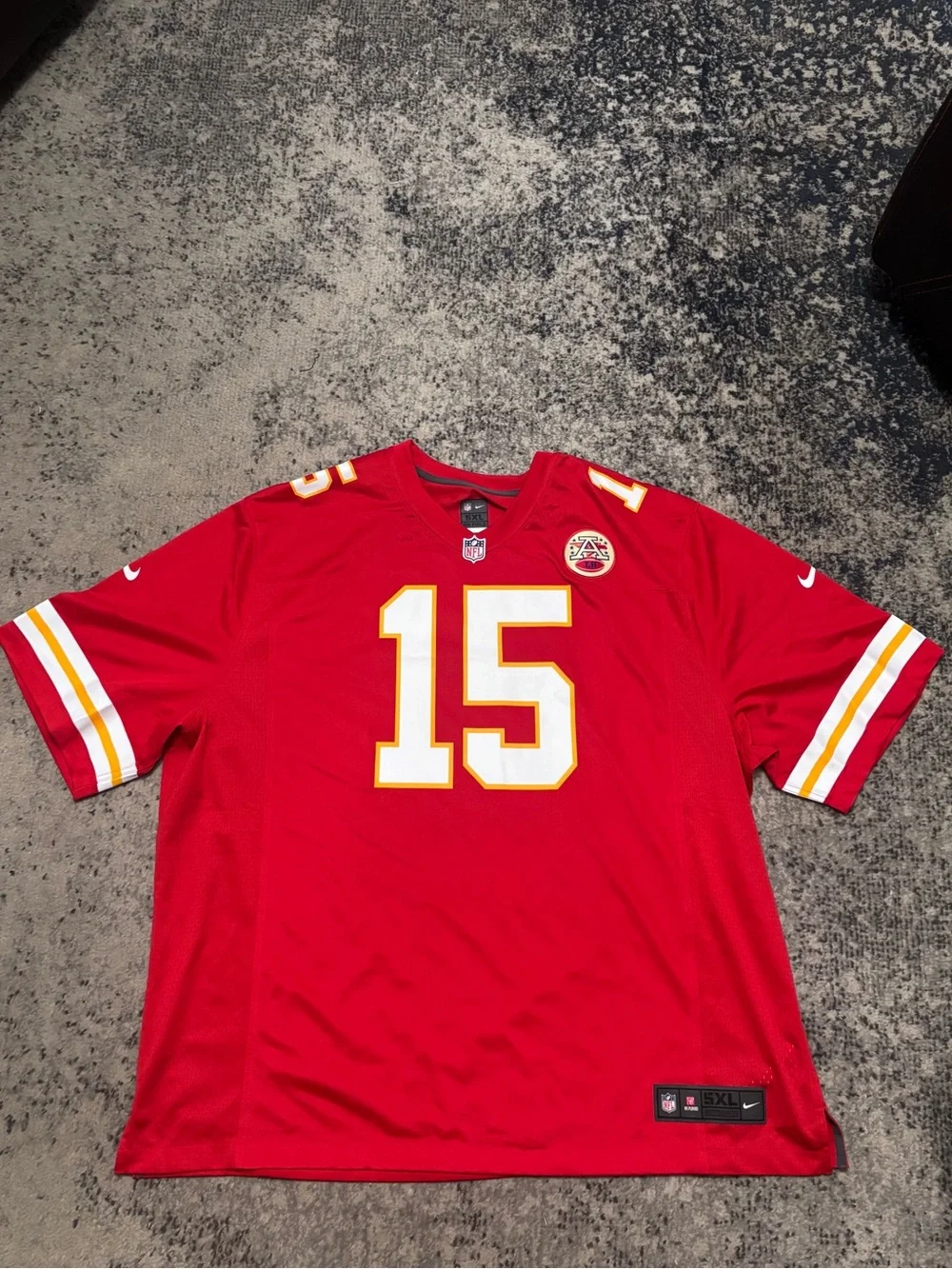 Official Nike Patrick Mahomes stitched #15 Jersey Football Chiefs 5XL KC - Picture 4 of 10